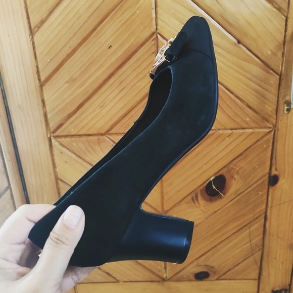 Black imported Block Heel - Picture 9 of 10